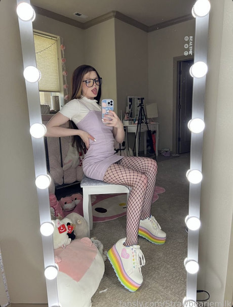 Strawbeariemilkk star du porno hd img