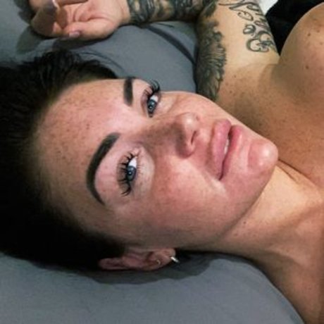 Emma Leigh modelo adulto archivo