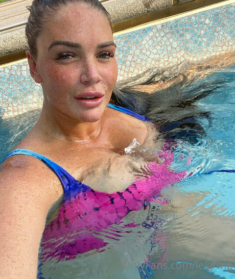 Emma Leigh étoile chaude galeries