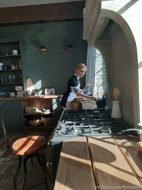 Daria Flora estrella porno hermosa galerías