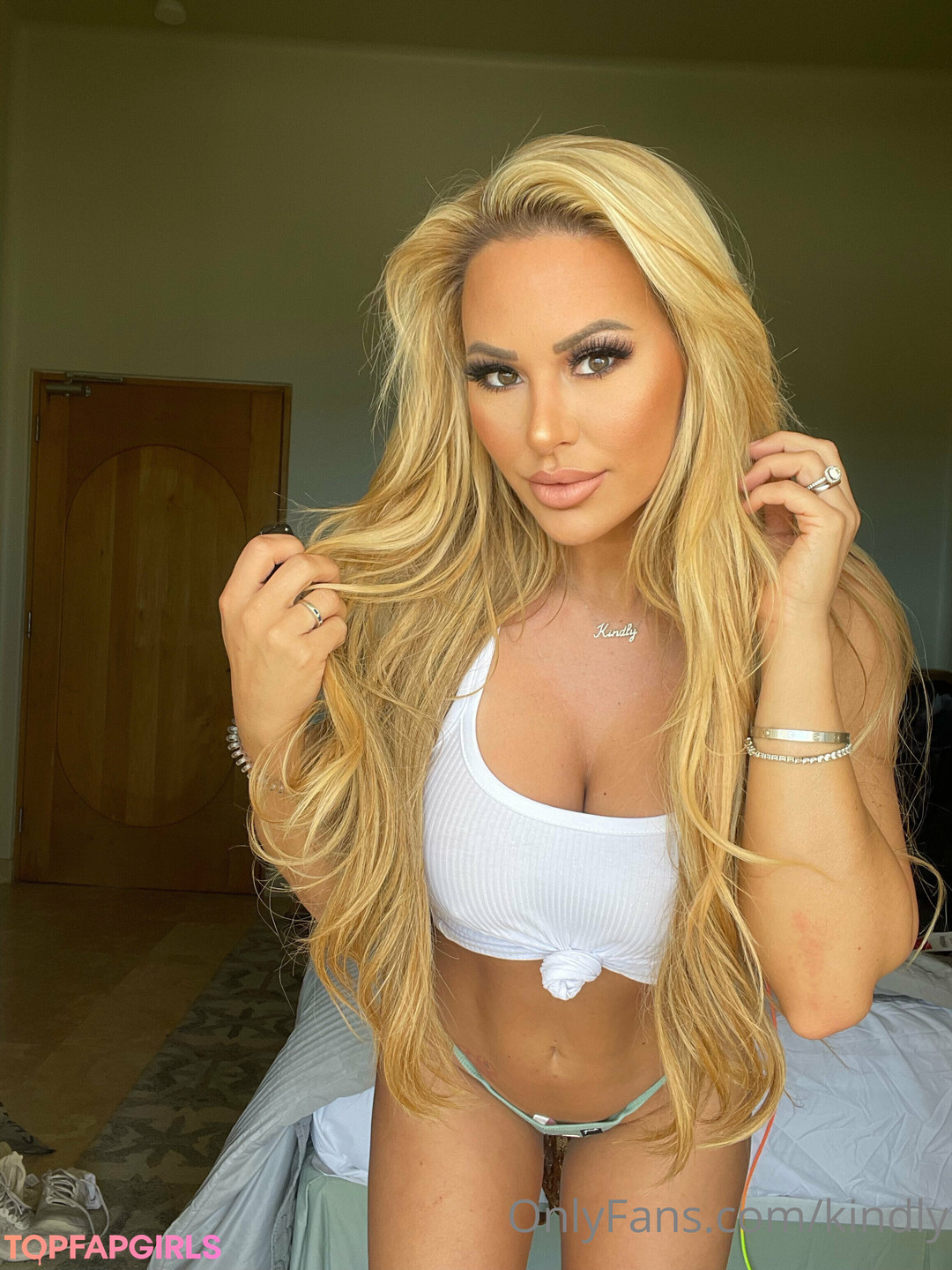 Kindly Myers star du porno hd galerie