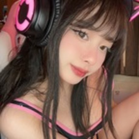 myamira modelo caliente fotos