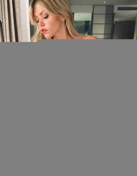 Alyssa Green modèle chaud image