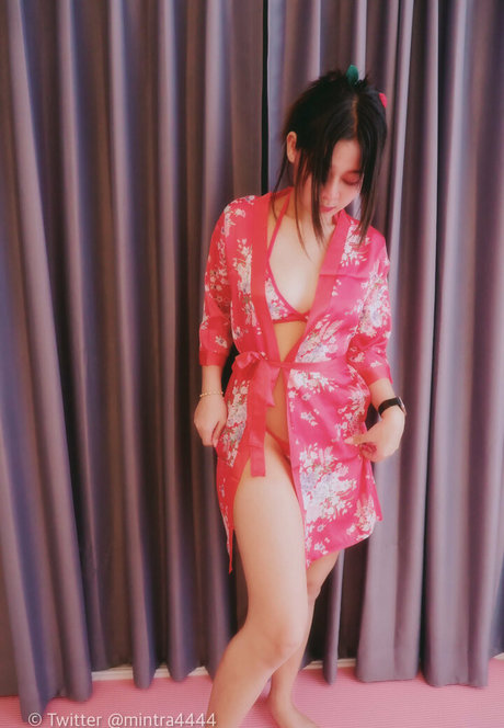 petite slut onlyfans xxx pictures
