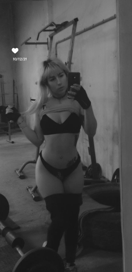 Livay D Punk modelo desnudo foto