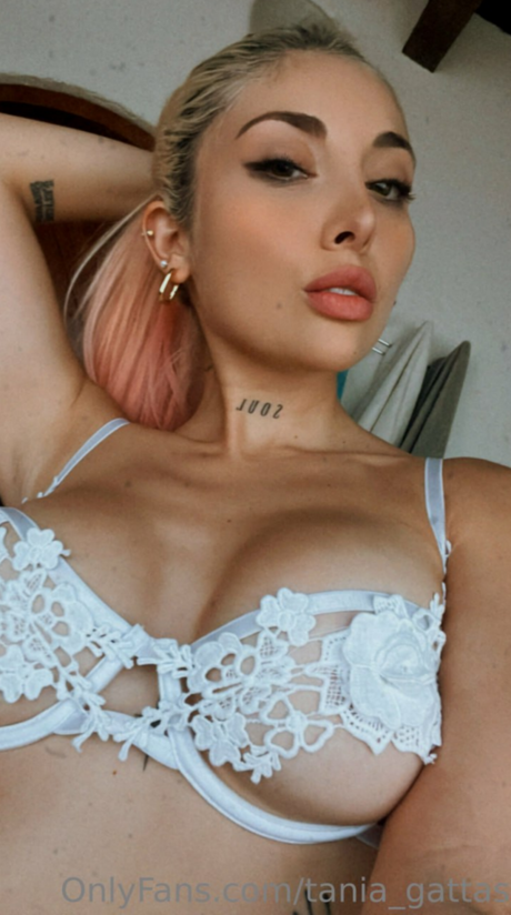 Tania Gattas modelo superior galería