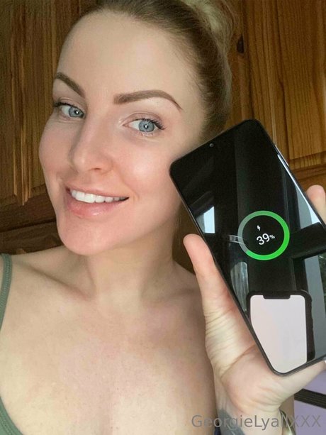 Georgie Lyall modelo gratis foto