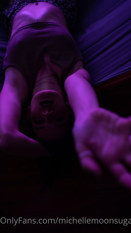 Ellie Land modèle sympa galeries