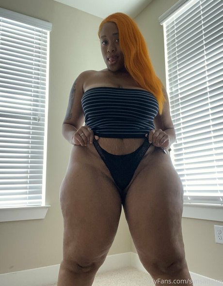 Synsationn actrice artistique galerie