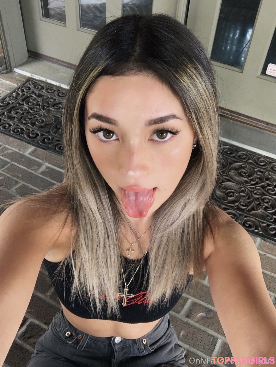 Holly Lim best model photo