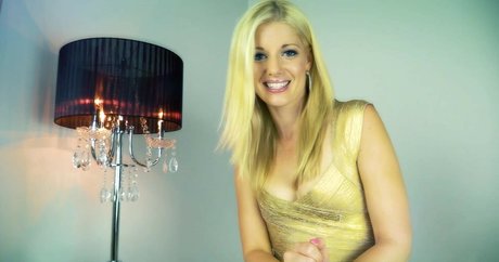 Charlotte Stokely beau modèle archive