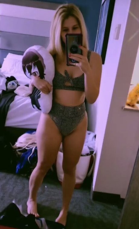 cloverarley modelo atractivo imágenes