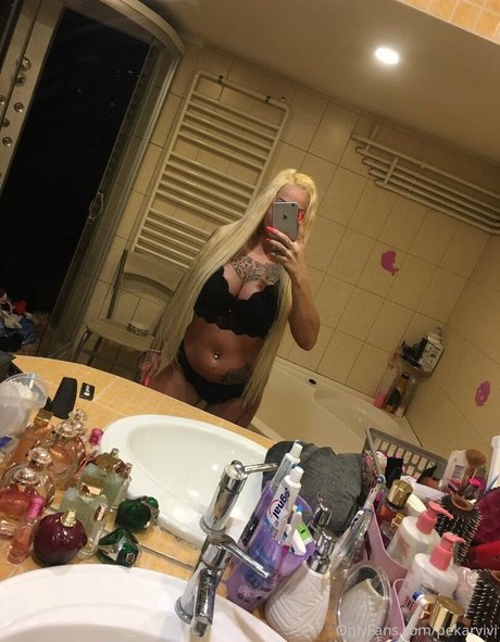 pekarvivi actrice de sexe archive