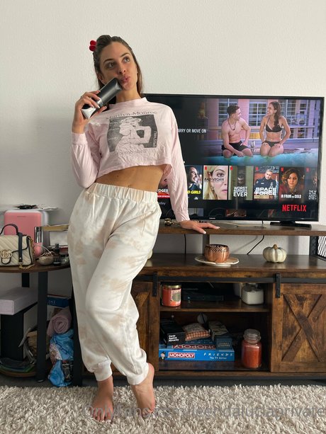 Leenda Lucia étoile exclusive archive