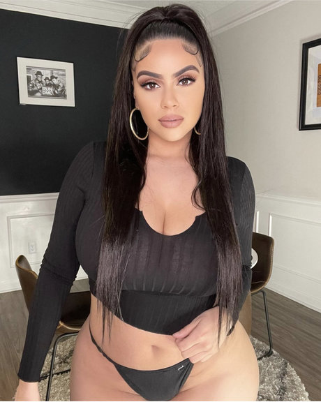 Onlyfans de pollas grandes asiáticas erótica exclusiva foto