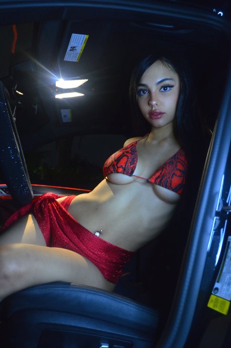 Layladeline modelo pornografico galerías