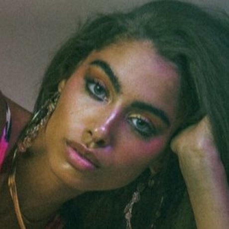 Undercover freak star du porno des photos