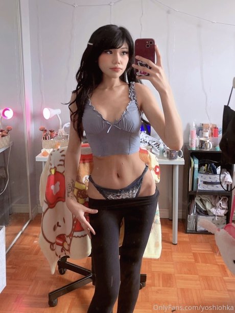 Yoshiohka actrice porno des photos