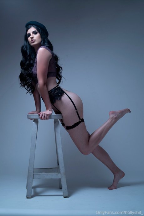 Holly Shit estrella libre galerías