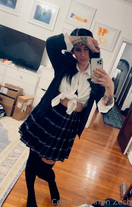 Arryn Zech hd model pics