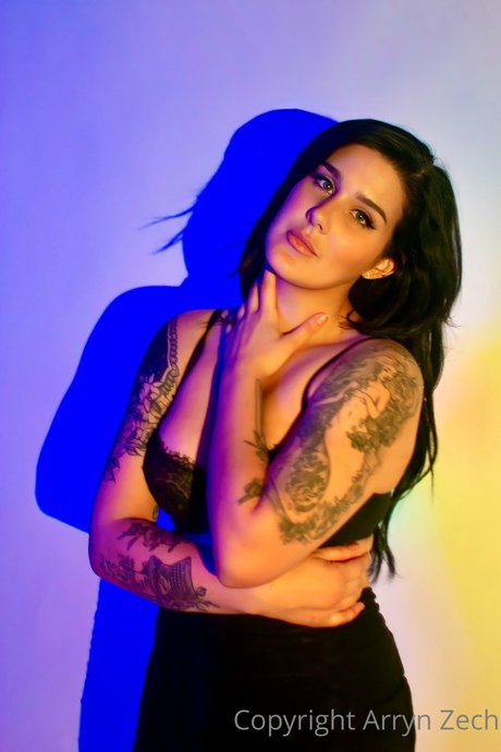 Arryn Zech étoile érotique galerie