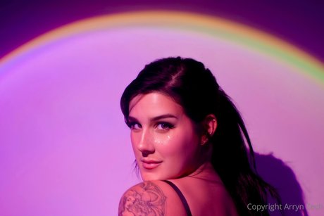 Arryn Zech modèles nus collection