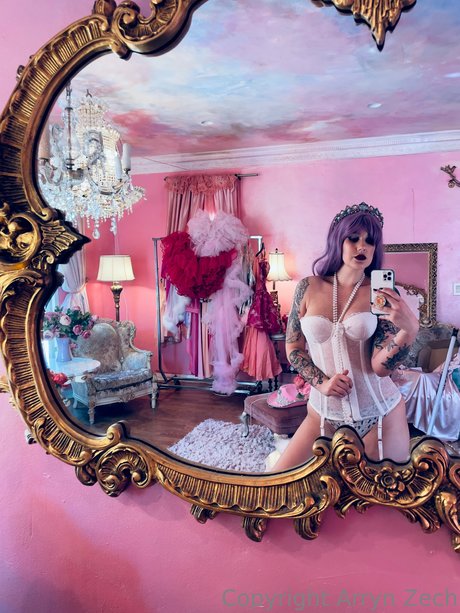 Arryn Zech étoile exclusive galeries