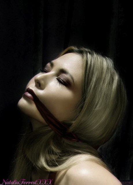 Natalia Forrest actrice nue archive