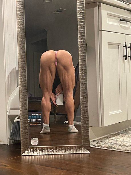 Sunny Andrews high quality pornstar pic