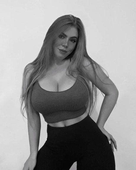 Amit Alon estrella erótica foto