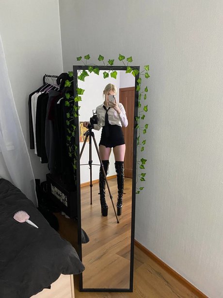 Allotropp modèle érotique des photos