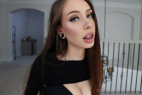 Lesbianas con strap-on onlyfans sexy caliente archivo