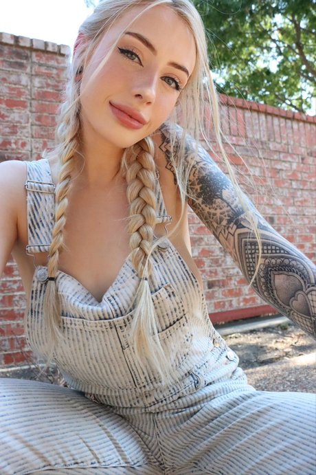 Elise Laurenne art star du porno galeries