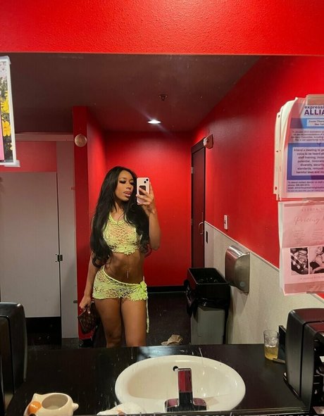 yazzyyams actrice artistique photo