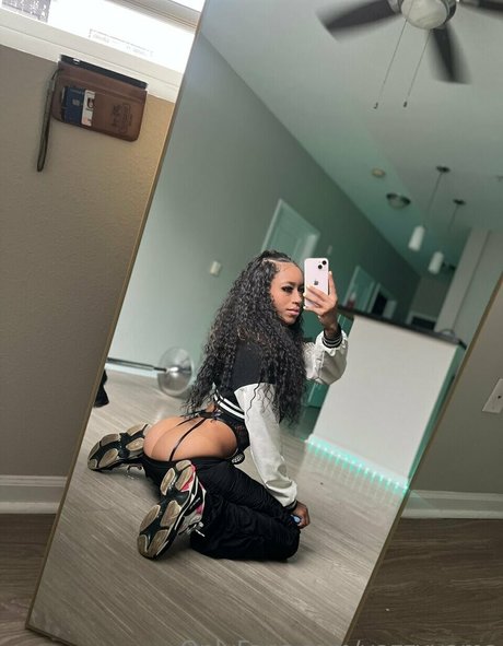 yazzyyams modèle artistique images