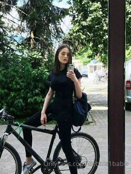 Hermana desnuda onlyfans agradable erótico galerías