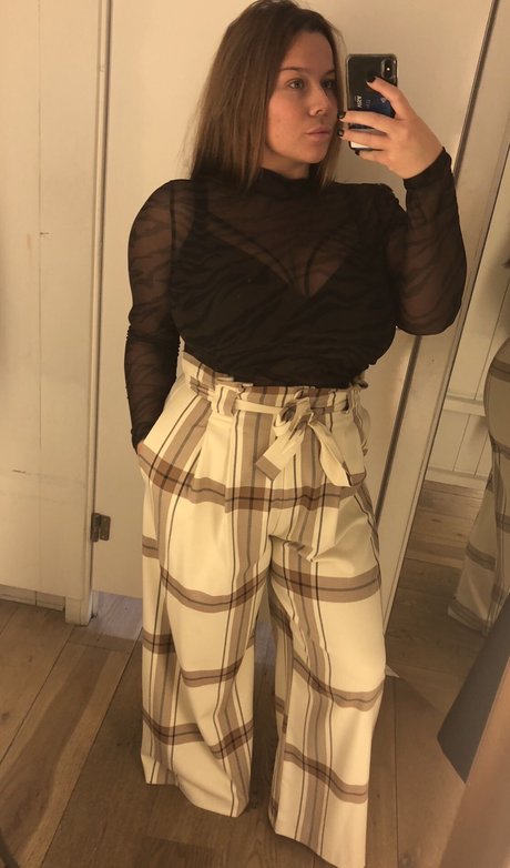 Mcuperin actrice pornographique img