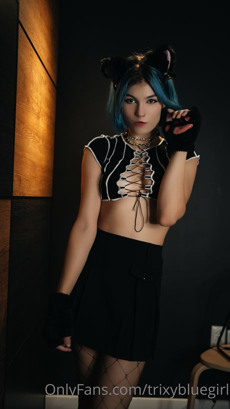 Trixy Blue jolie star du porno photo