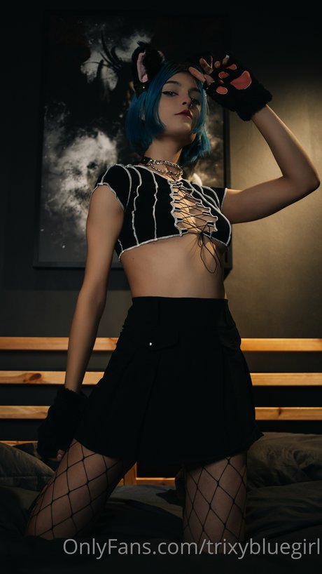 Trixy Blue hermosa estrella galerías