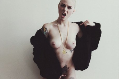 Alysha Nett modelo exclusivo galerías