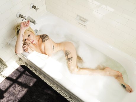 Alysha Nett naked star photos