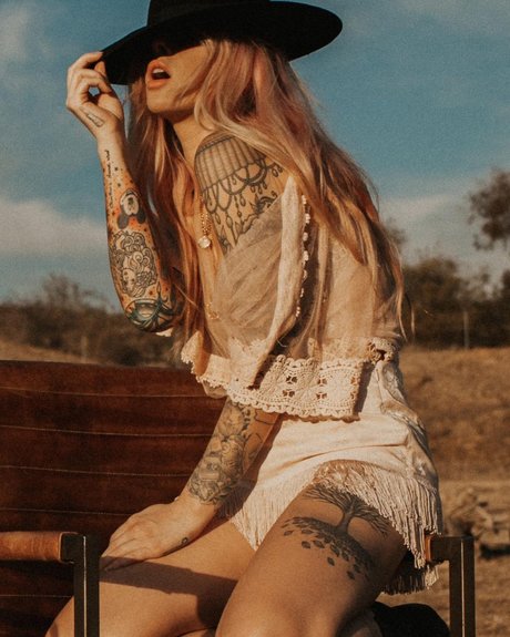 Alysha Nett star exclusive image