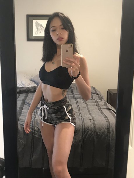 Chandradez bonita estrella porno fotos