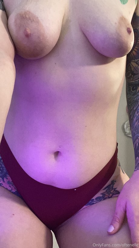 OftenElle modèle de sexe image