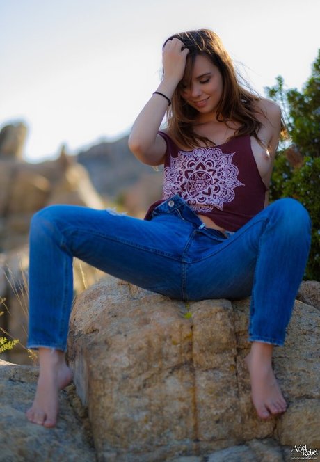 Ariel Rebel étoile adulte photos