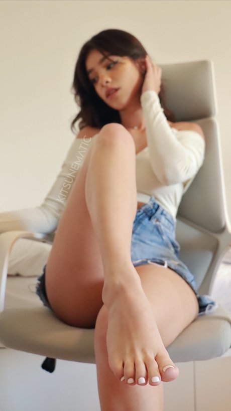 saggy tits onlyfans top picture
