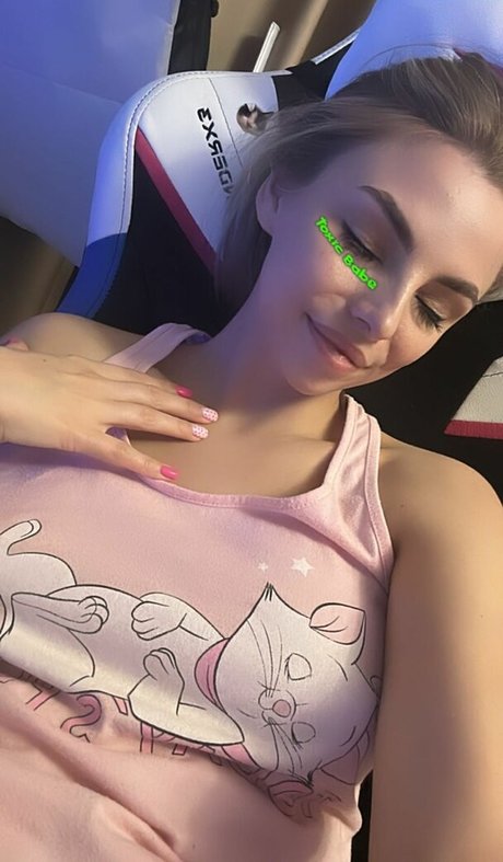 busya18plus jolie star du porno image