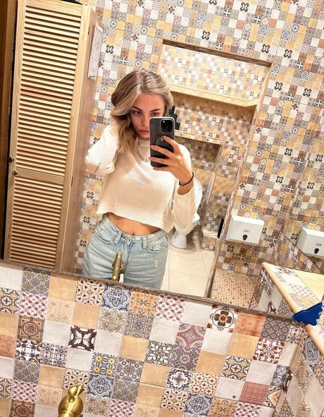 busya18plus estrella porno agradable galería