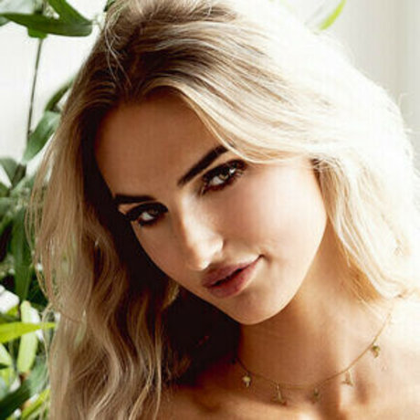 Xlicious model hot pics