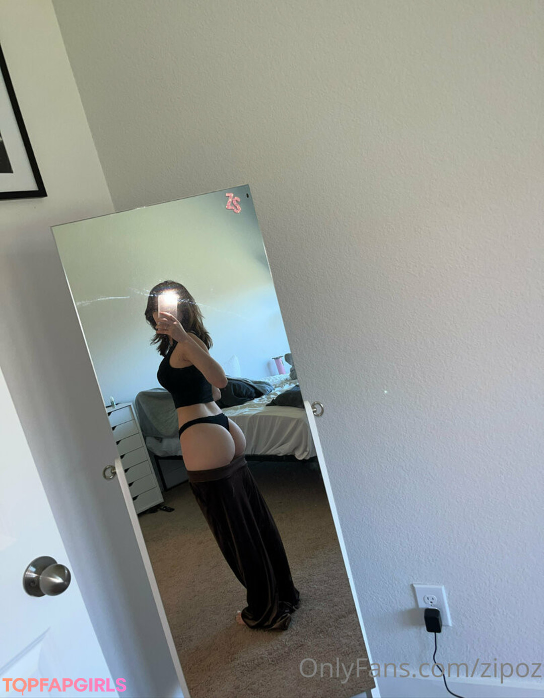 zipoz model galleries